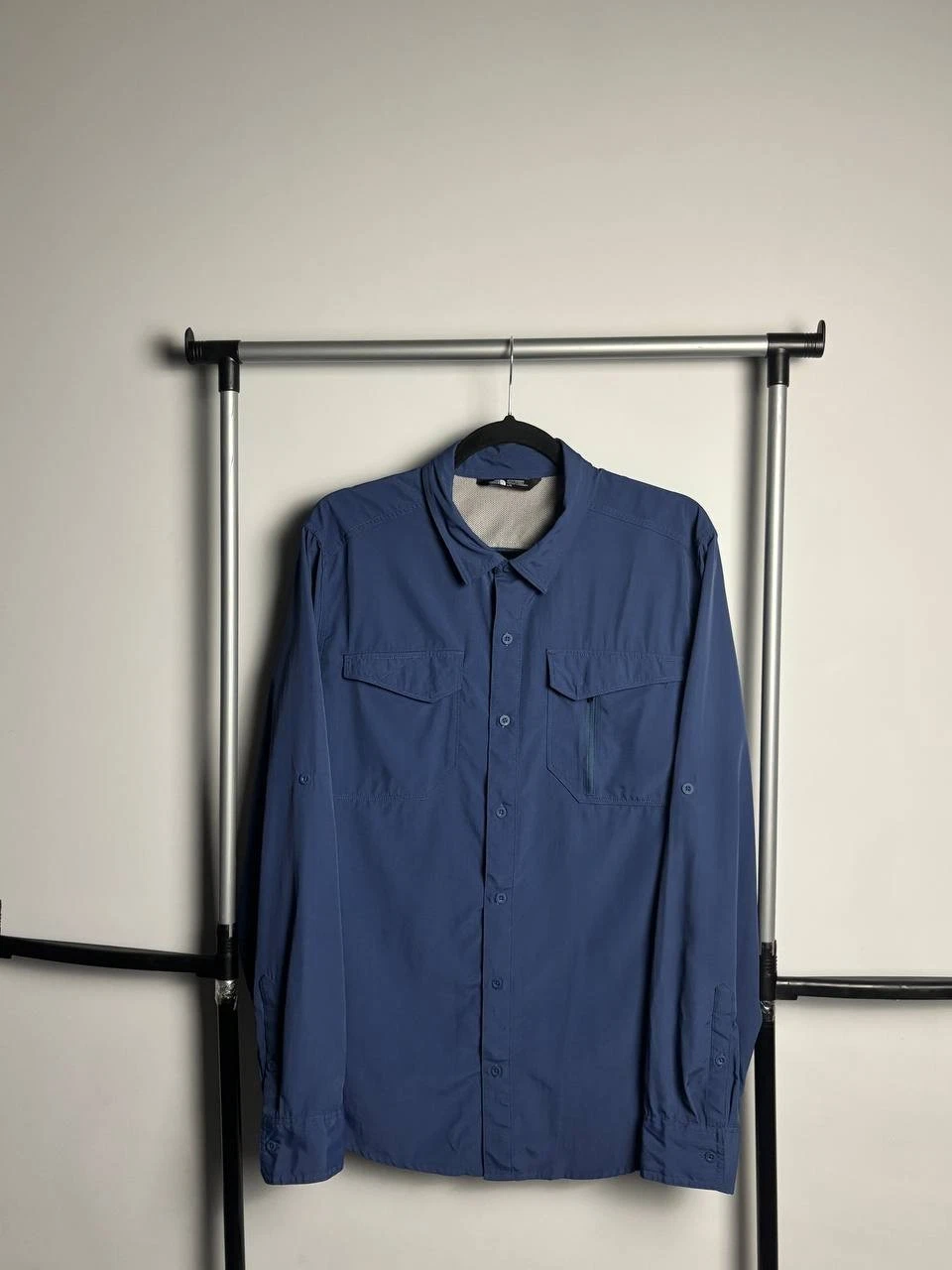 The North Face Mens L Shirt Blue Long Sleeve Vented Hiking Fishing Roll Tab Up