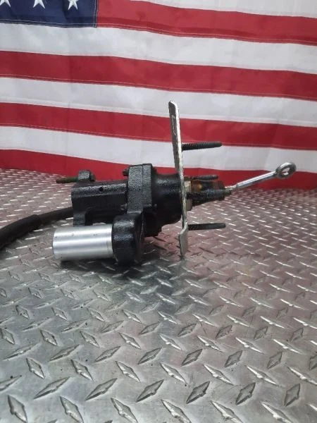 Cilindro maestro de freno para camioneta Sierra 2500 15-19 114028 Foto 3 de 4