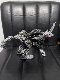 LEGO BIONICLE: Toa Lhikan and Kikanalo (8811)