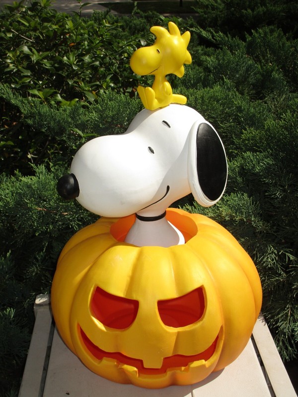 Peanuts Snoopy & Woodstock Halloween LED Light-up Blow Mold Pumpkin 21" Tall