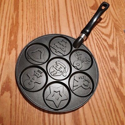 Nordic Ware Non Stick 7 Silver Dollar Mini Pancake Christmas 10.5'' Griddle Pan