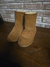 UGG Classic Short II boots Chestnut Womens Size 4