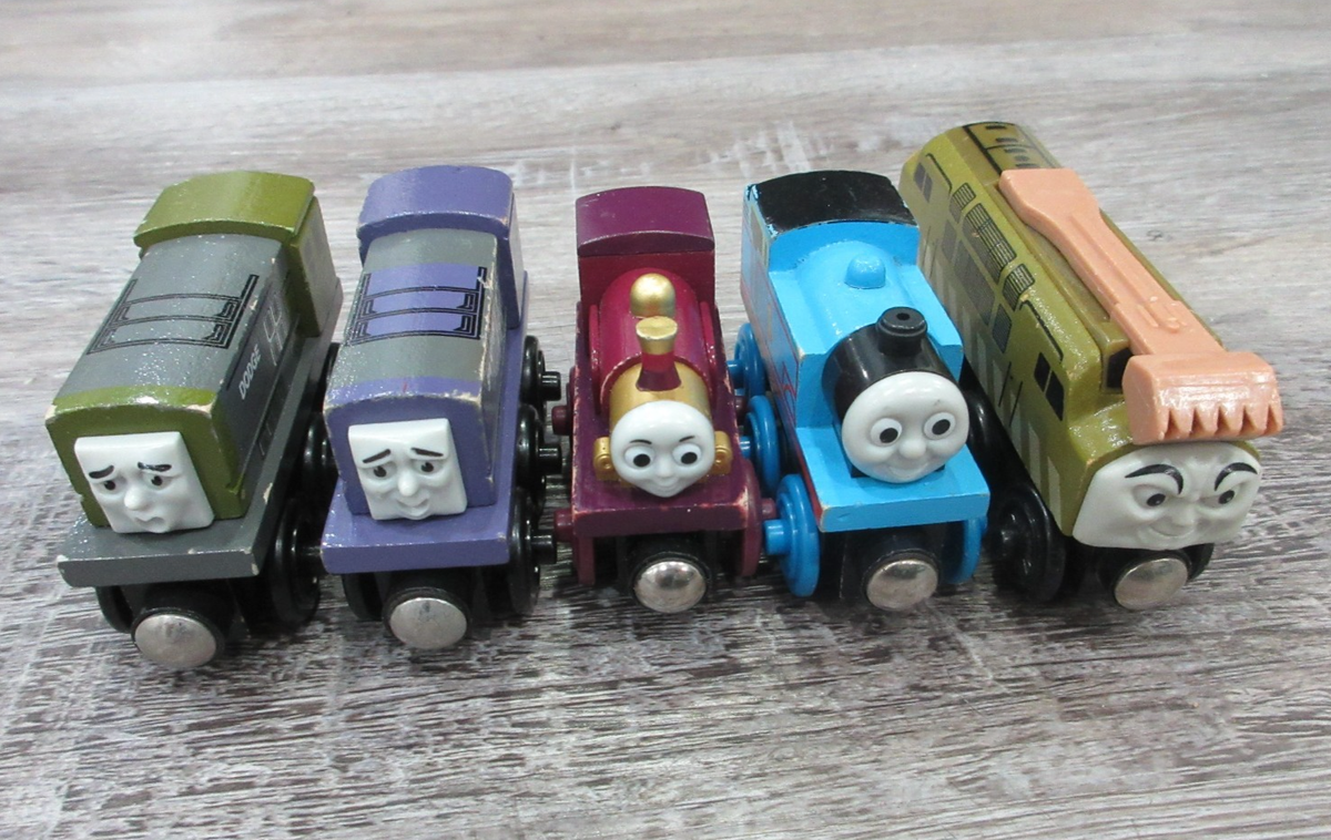 Thomas Wooden Railway Train MAGIC RAILROAD LOT DODGE SPLATTER LADY  display picture 1