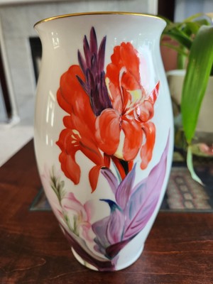 Beautiful Vintage Noritake (Nippon Toki Kaisha) Bone China Floral Vase