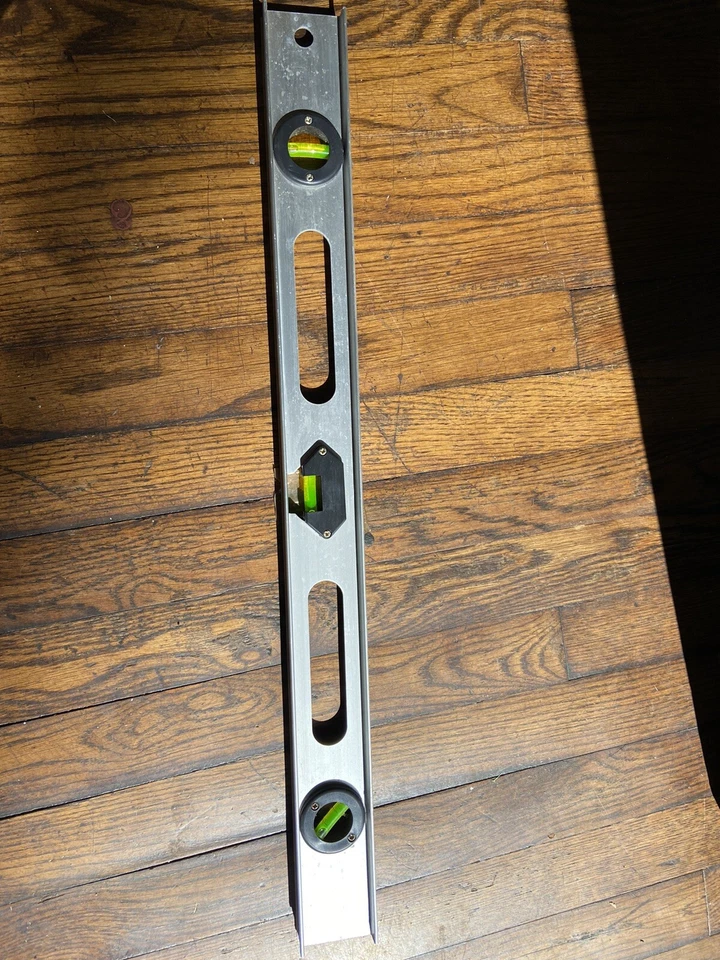 metal leveler - Image 2 of 2