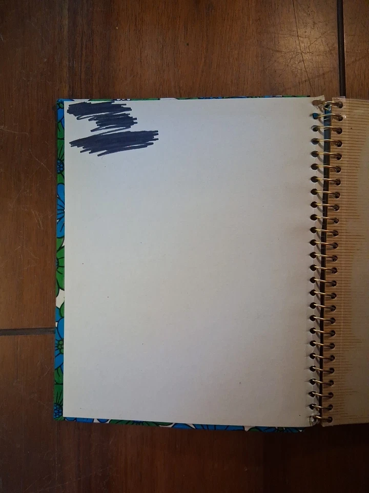 Álbum de fotos vintage de tela floral con flores azul verde y blanco como está ver fotos Foto 4 de 4