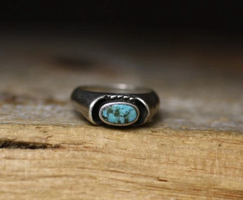 Vintage Native American Sterling Silver Turquoise Ring Size 7.5