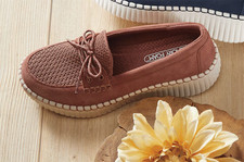 NEW Skechers Women's Wilshire Blvd Feeling Cozy Boat Shoe Dark Mauve Medium AUTH