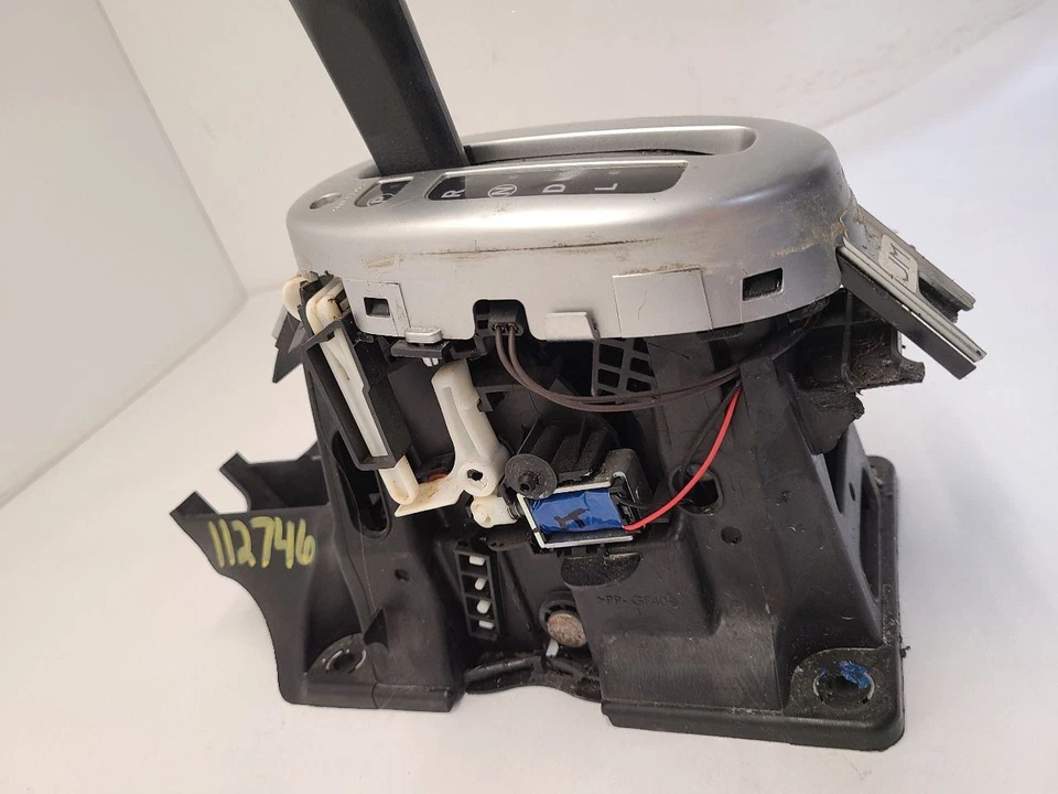 Nissan Versa 2016 CVT transmisión cambio de posición de cambio OEM Foto 4 de 4