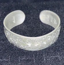 Kirk Stieff Pewter Cuff Bracelet September Flower Etched 900-9 Aster Jewelry