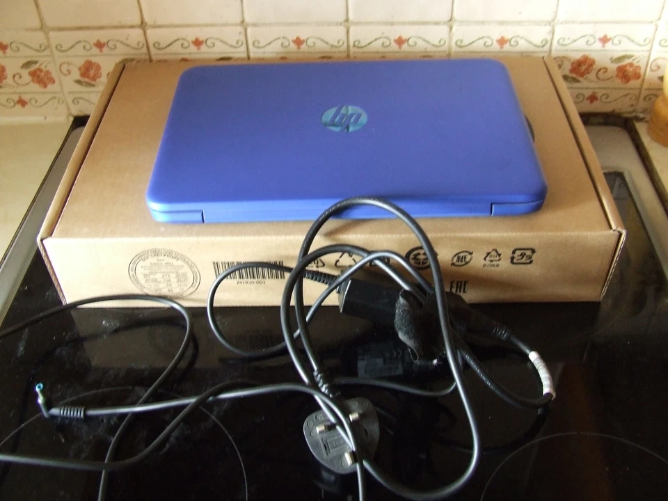 HP Stream 11 TPN-Q154 Compact Notebook Laptop - Image 2 of 4
