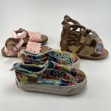 Girls Shoes Lot Size 6   2 Falls Creek Sandals  Blowfish Slip-Ons