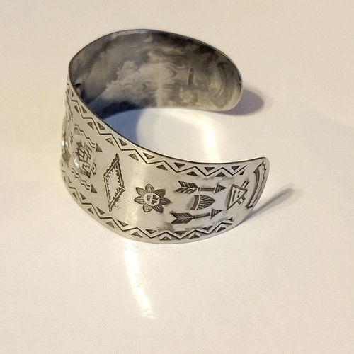 Vintage Southwestern style Wide Cuff Bracelet, Stainless steel Japan cfb - Picture 3 of 7