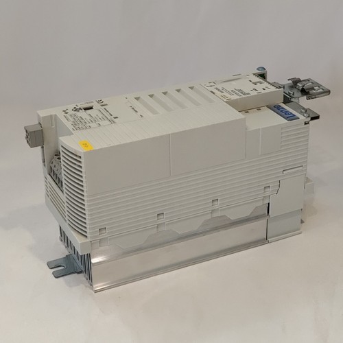 Lenze E82EV302-4C AC Drive, 8200 Vector, 7.2/9.5 Amp, 3 Phase, 400/500 ...