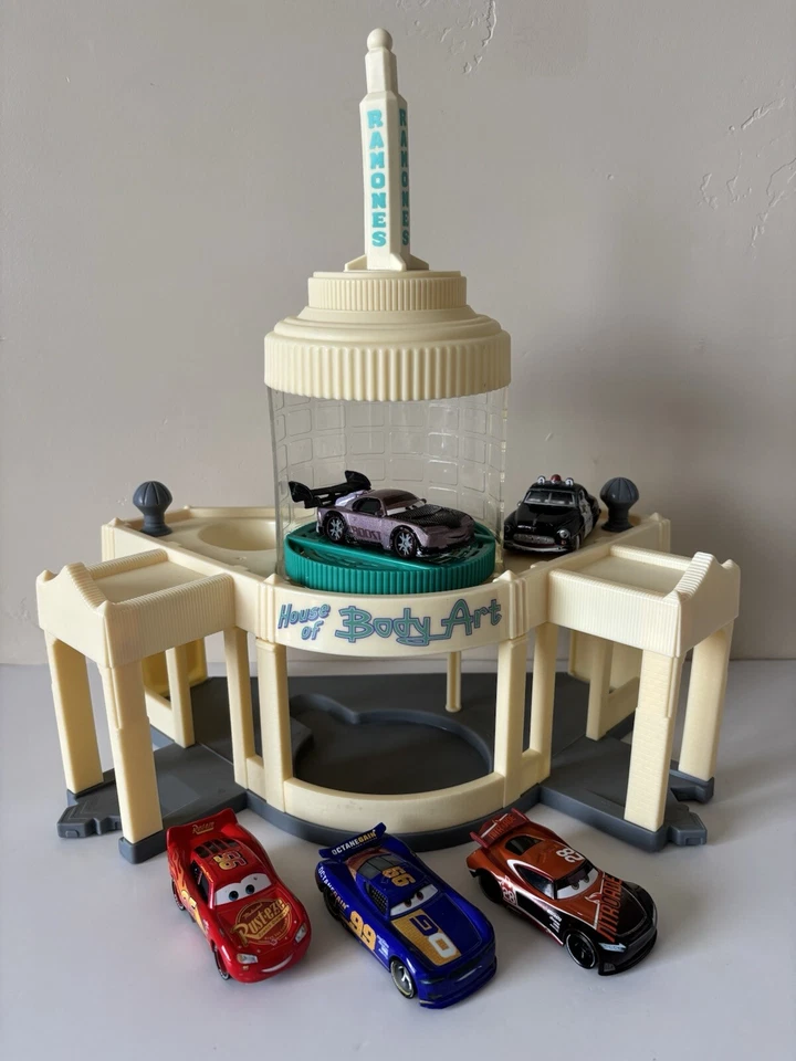 Disney Pixar Cars Ramone's House of Body Art Pintura Juego de 2 Cabinas con 5 Coches✨ Foto 2 de 4