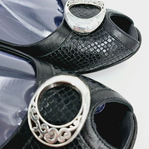 Tacones de cuña Brighton Nelly 8 M cuero negro estampado de serpiente punta abierta pitón sin cordones - Imagen 6 de 13