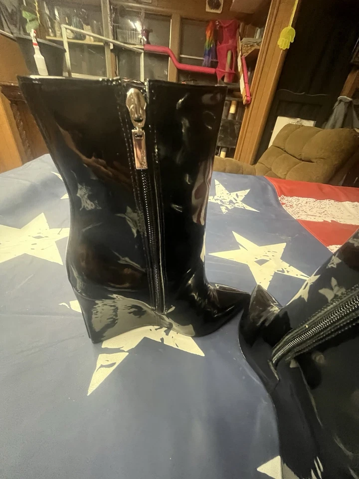 Schutz Pointed Toe Boots Ankle Inner Zip Wedge 4” Heel. Patent Black Leather - Image 3 of 4