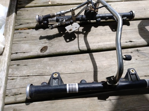 2003 6.0 Vortec Fuel Rail ML2N25-27a | eBay