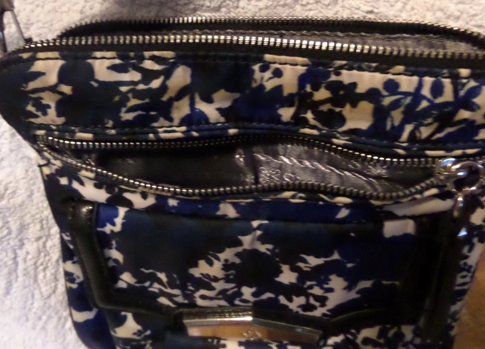 BOLSO DE HOMBRO SIMPLE VERSA VERA WANG USADO Foto 4 de 4