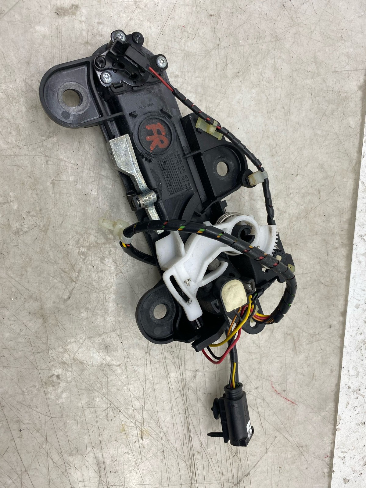 2019-2023 ASTON MARTIN VANTAGE OEM FRONT RIGHT EXTERIOR OUTSIDE DOOR HANDLE