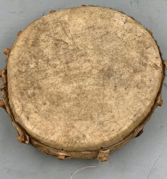 *AWESOME ANTIQUE NATIVE AMERICAN  RAWHIDE  DRUM  PEG DRUM HTF NICE SOUND !*