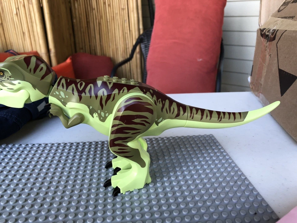 Lego Jurassic World - Dinosaurio - Tyrannosaurus Minifigura Trex09 Foto 2 de 4