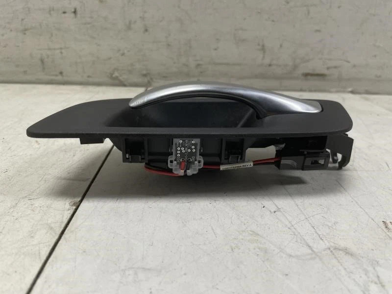 Chrysler 300 2013 manija de puerta interior delantera izquierda lado del conductor OEM+ Foto 4 de 4