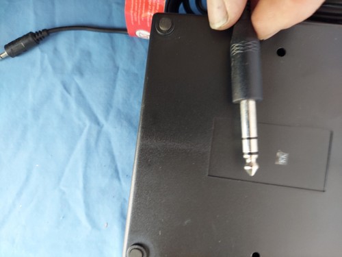 Demco 10 Output Headphone Splitter - Picture 5 of 5