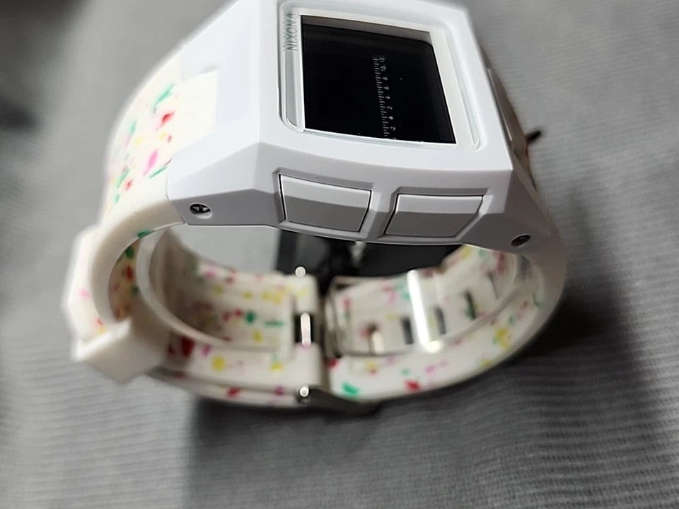 ¡Muestra de Nixon The Lowdown! Foto 3 de 4