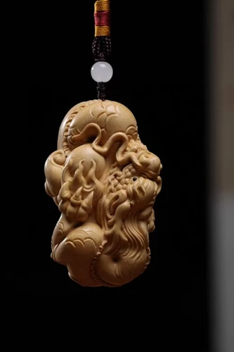Colgante de estatua de dragón tallado a mano de madera de boj chino 61087 - Imagen 1 de 12