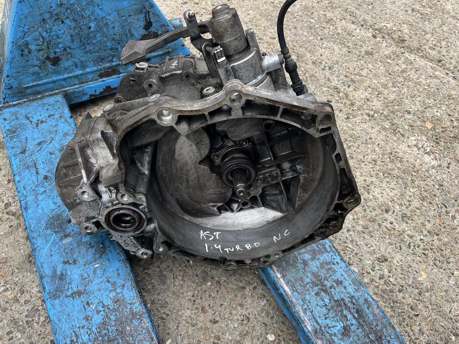 MANUAL GEARBOX 6 SPEED FOR VAUXHALL ASTRA J 1.4 Turbo A14NET 