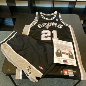 signed tim duncan jersey