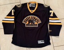 RARE BOSTON BRUINS MILAN LUCIC REEBOK WALKING BEAR JERSEY SIZE XXL (READ)