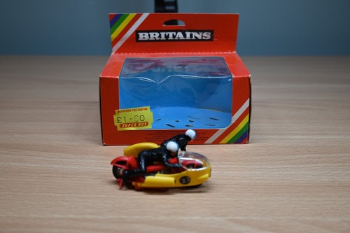 Britains LTD Motorcycle Models 9699 Racing Combination Sidecar 1:32 Scale