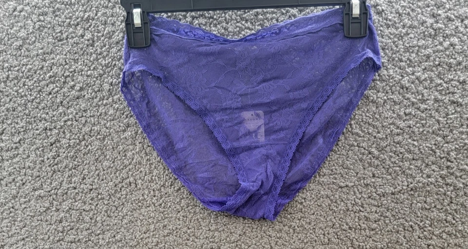 Natori Bliss Allure One 蕾丝女孩内裤女式均码深靛蓝拉裤 — 第 2/4 张图片