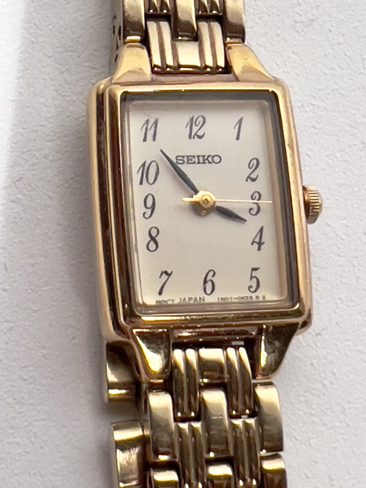 Vintage Womens SEIKO Japan Gold Tank Watch 1N010FH0 Ladies Wristwatch