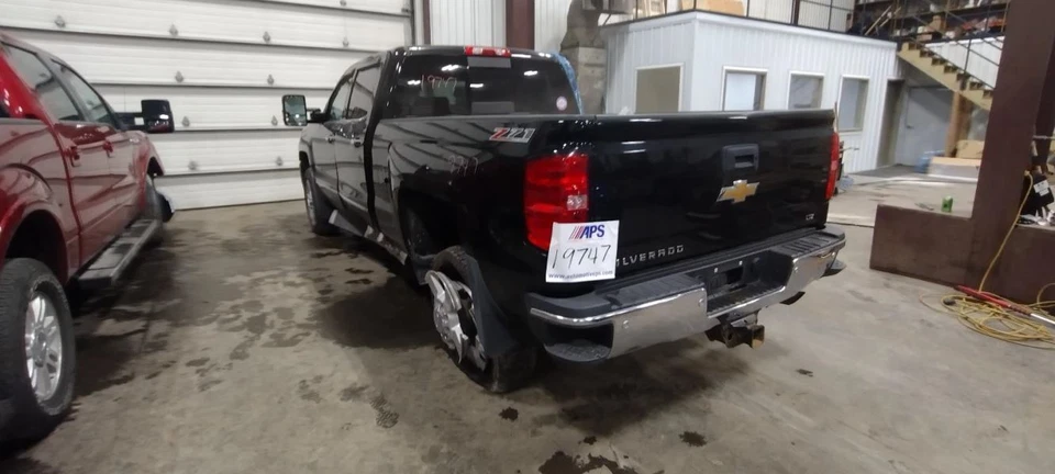 17 - 19 CHEVROLET SILVERADO 2500 Alternator E678254 - Image 3 of 4