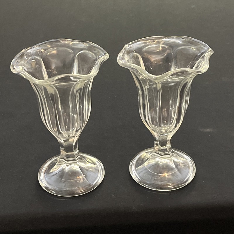 Old Fashioned Sundae Glasses Set Of 2 Heavy Duty.  Like The 50s