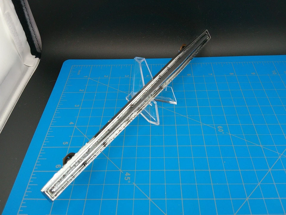 Pontiac OEM 9774159 RH Guardabarros Moldura Lateral Borde Cromo 13178 Clásico De Colección GM Foto 4 de 4