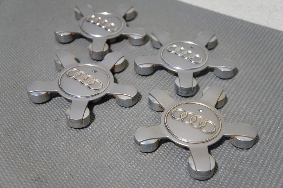 AUDI Q5 A3 2009-2016 OEM CENTRO DE RUEDA TAPACUBOS 8R0601165 JUEGO DE 4 TAPAS Foto 2 de 3