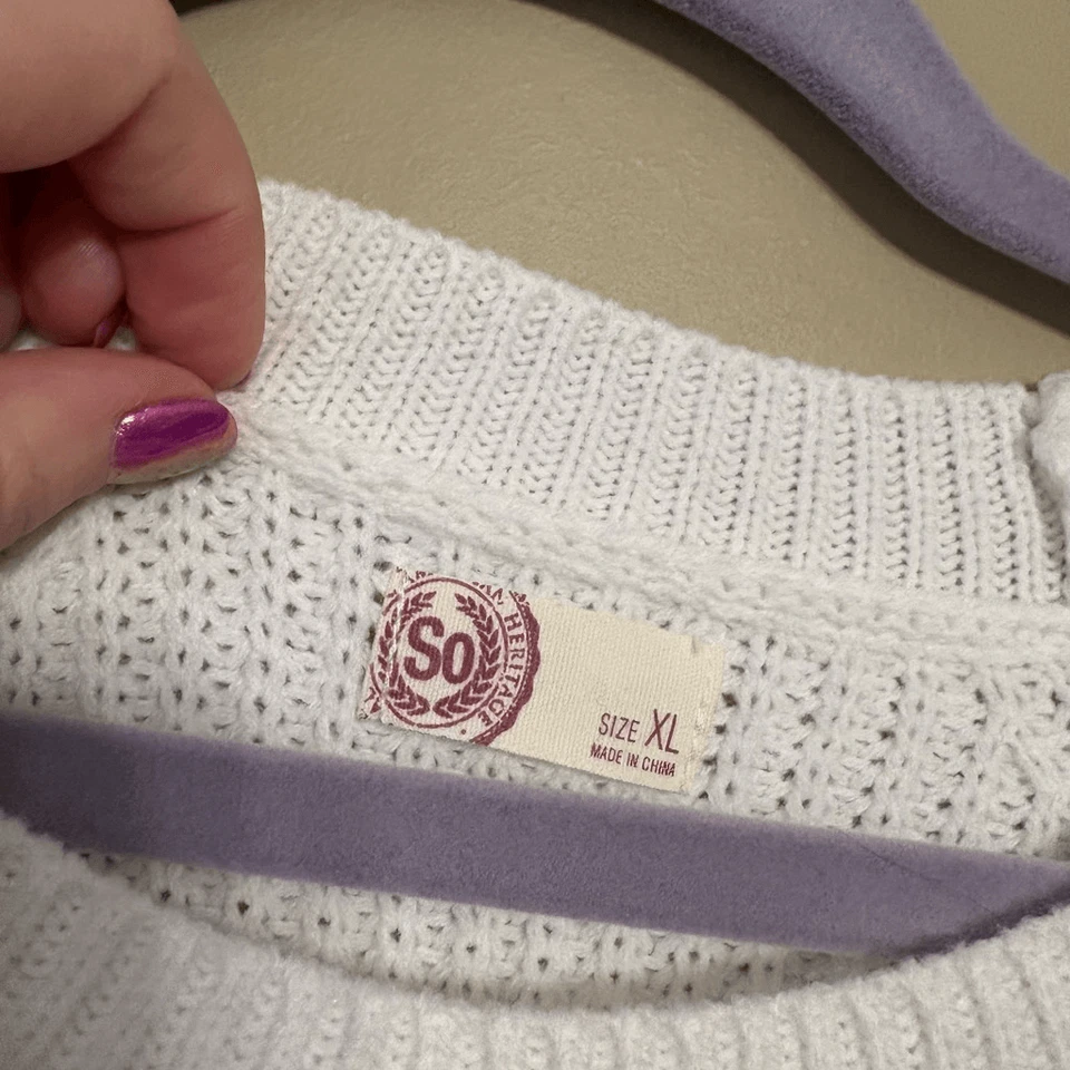 Suéter SO Mujer Juniors Marfil Crema Tejido con Cable Cuello Redondo Extra Grande Foto 2 de 4