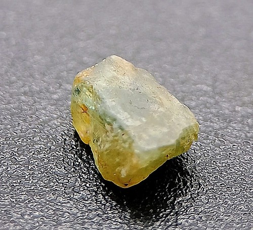100% NATURAL AUSTRALIAN Rough Dark Yellowish Green SAPPHIRE 2.34ct Tasmania SI1 - Picture 11 of 16