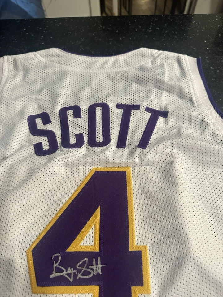 Camiseta blanca autografiada por Byron Scott de Los Angeles Lakers (3x campeón) certificado de autenticidad JSA Foto 4 de 4