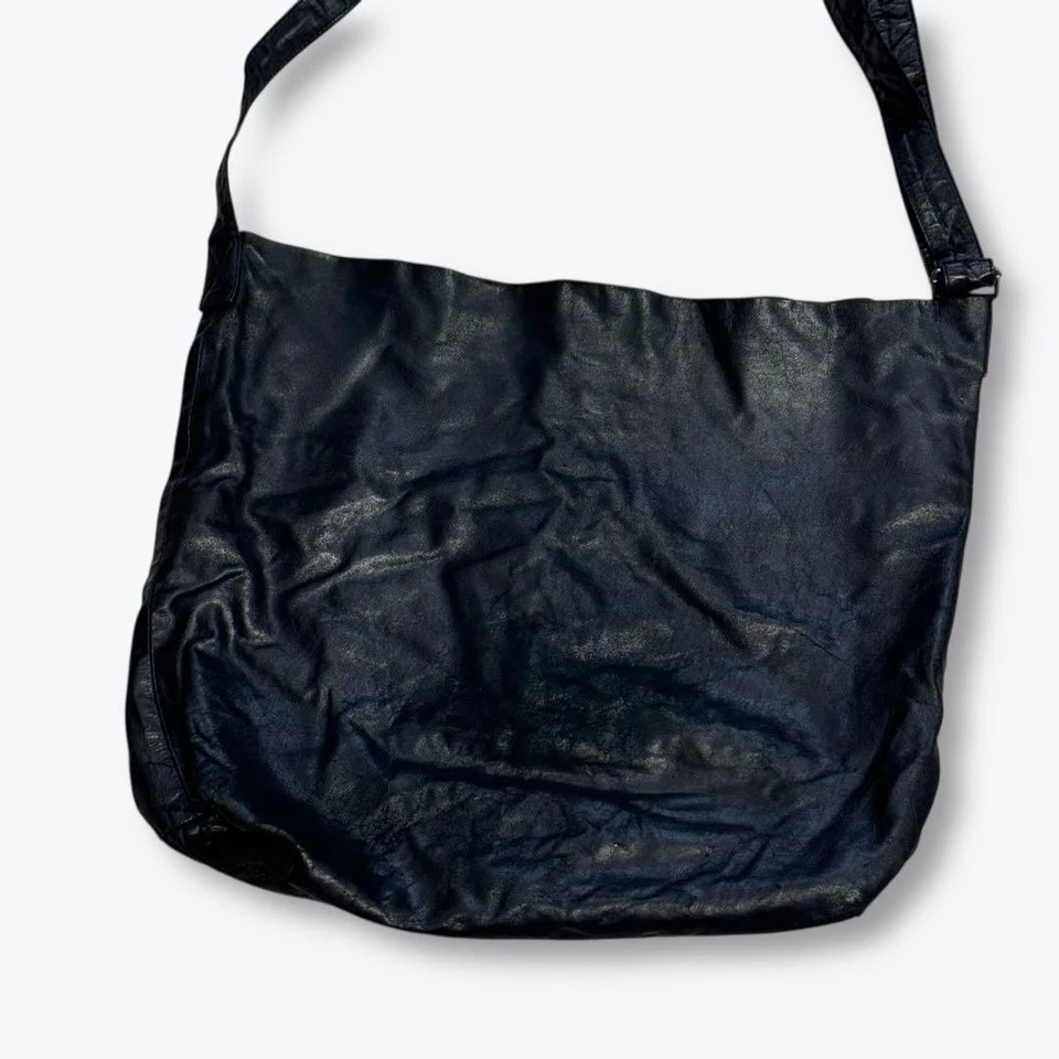 Bolso de Hombro Ann Demeulemeester Cuero Negro 37x46cm De Colección Usado Estado Foto 2 de 4