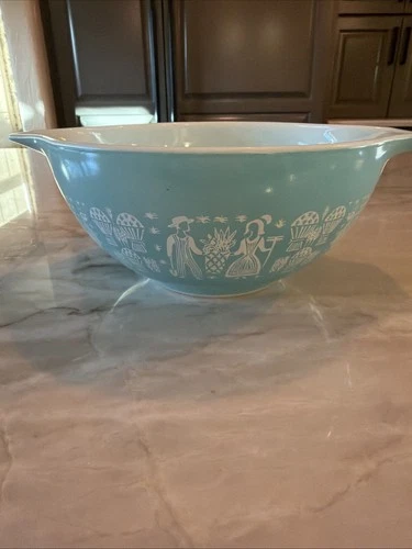 Vintage Pyrex Turquoise  # 442 Amish Butterprint Cinderella Mixing Bowl 1.5 Qt