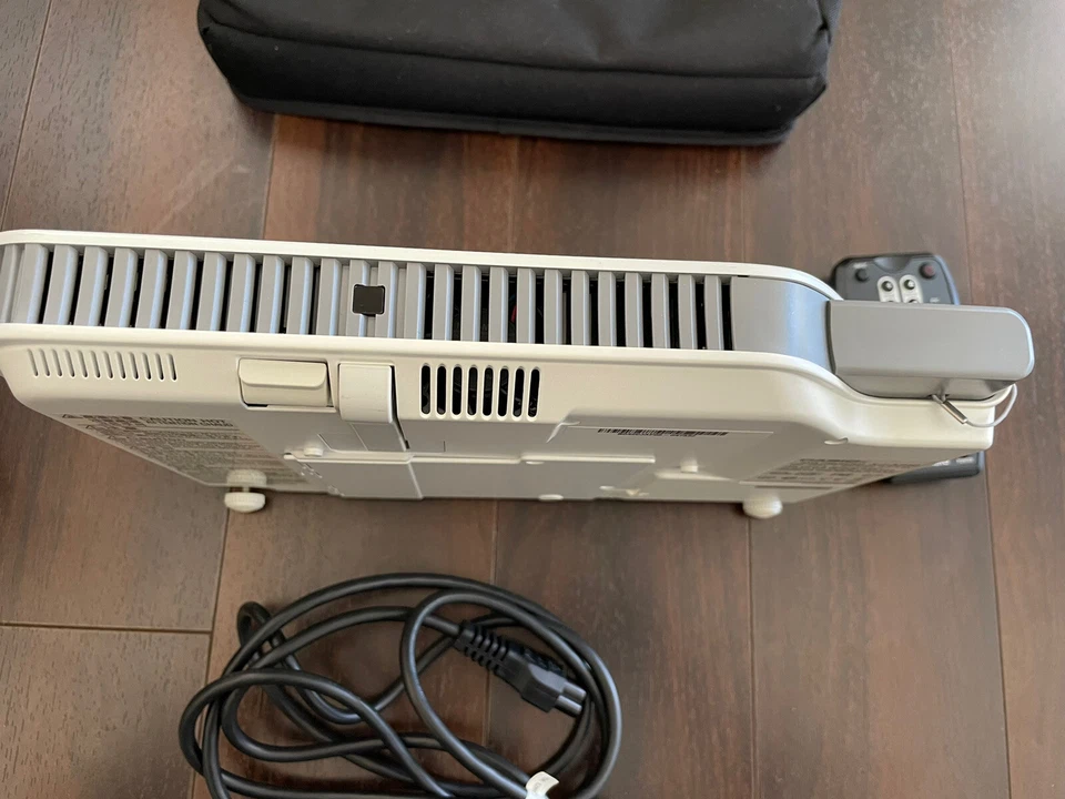 CASIO MODEL XJ-A240 ULTRA PORTABLE LED HD 720p W/ BAG AND REMOTE CONTROL - Image 3 of 4