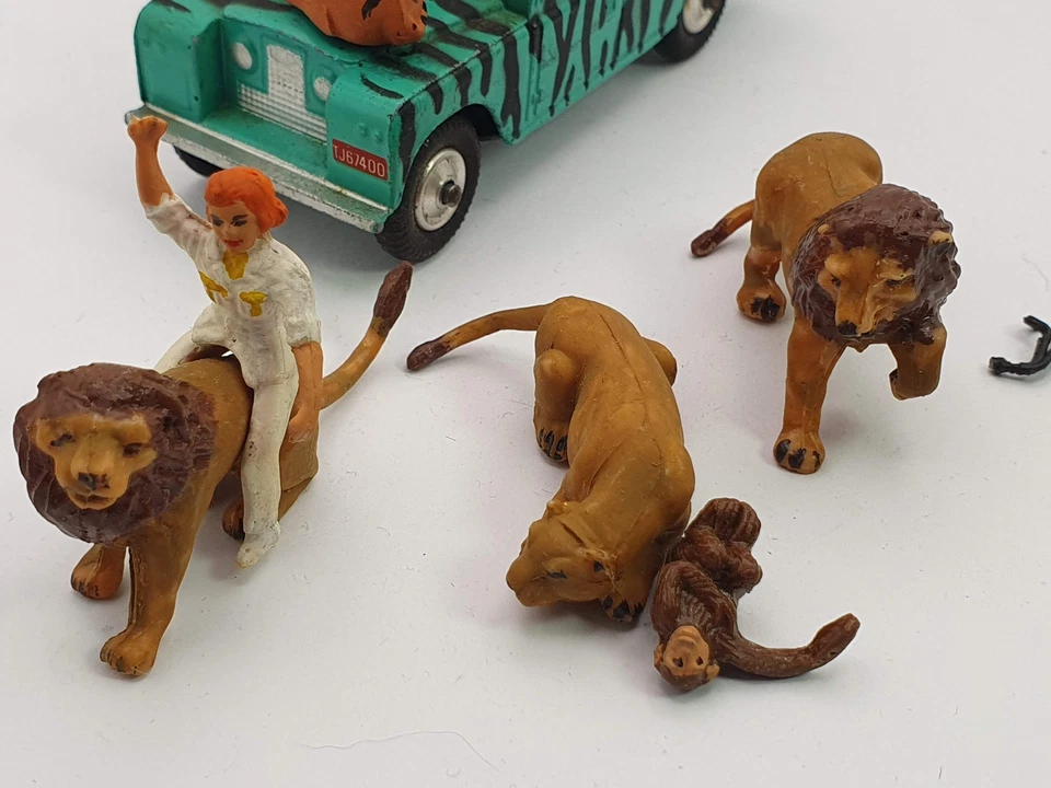 Ensemble Land Rover 109 Daktari jouets Corgi 1/43 - Photo 2/4