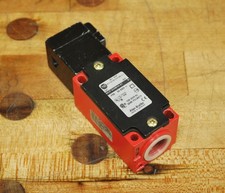 Allen Bradley 802F-E60M10-S7 Series A Interlock Switch - 802FE60M10S7 - USED