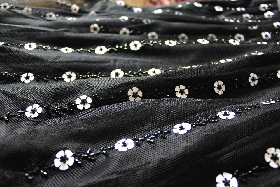 Falda de tul bordada floral RED VALENTINO, negra, talla XS Foto 4 de 4