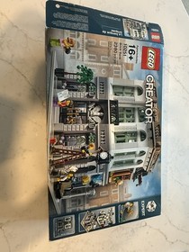 LEGO Creator Expert: Brick Bank (10251) sealed bags with box 